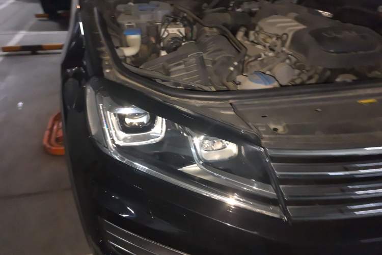 Used Volkswagen Touareg 2017 3.0 TSI Touareg Edition Engine Bay Right