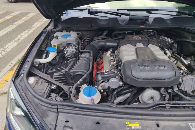 Used Volkswagen Touareg 2017 3.0 TSI Yuyue Model Engine Bay Right