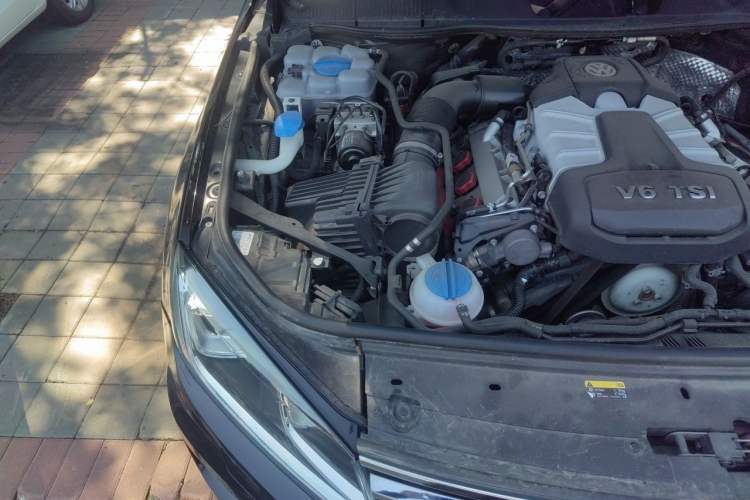 Used Volkswagen Touareg 2017 3.0 TSI Touareg Edition Engine Bay Right