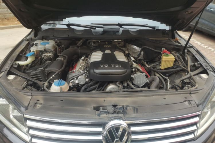 Used Volkswagen Touareg 2017 3.0 TSI Touareg Edition Engine Bay