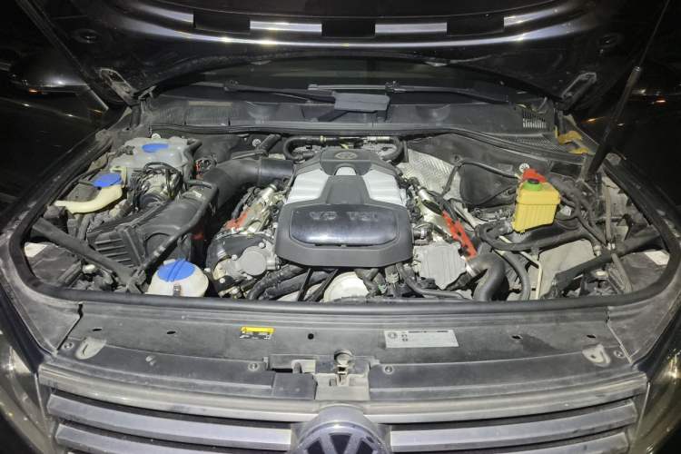 Used Volkswagen Touareg 2017 3.0 TSI Touareg Edition Engine Bay