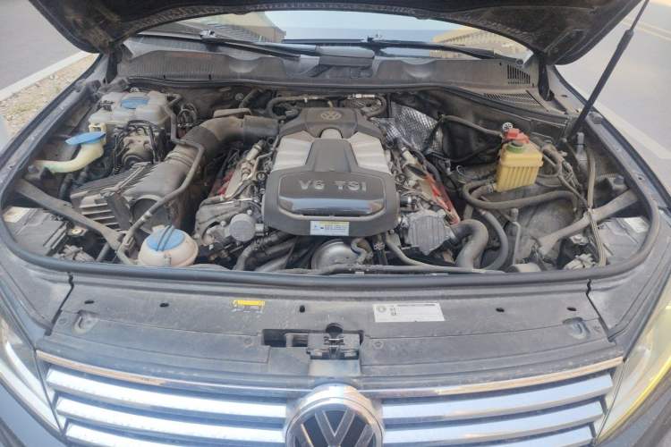 Used Volkswagen Touareg 2017 3.0 TSI Touareg Edition Engine Bay