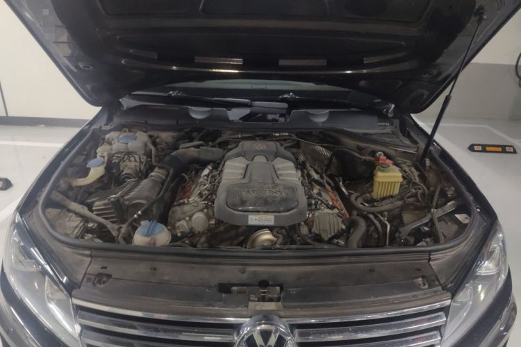 Used Volkswagen Touareg 2017 3.0 TSI Touareg Edition Engine Bay