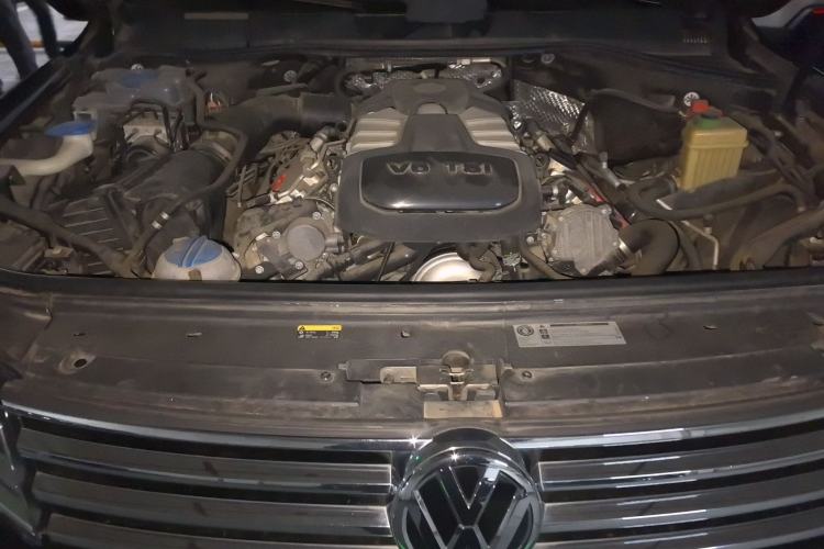 Used Volkswagen Touareg 2017 3.0 TSI Touareg Edition Engine Bay