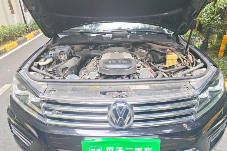 Used Volkswagen Touareg 2017 3.0 TSI Touareg Edition Engine Bay