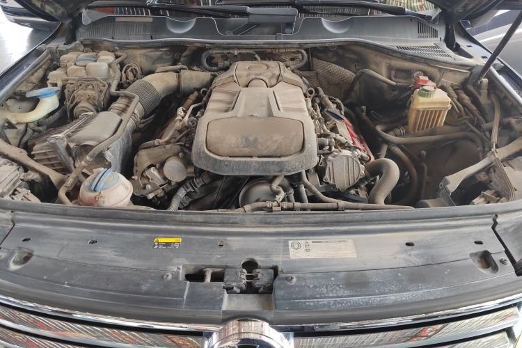 Used Volkswagen Touareg 2017 3.0 TSI Touareg Model Engine Bay