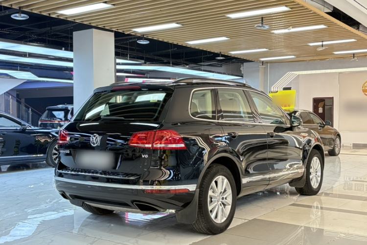 Used Volkswagen Touareg 2017 3.0 TSI Touareg Model Exterior 2