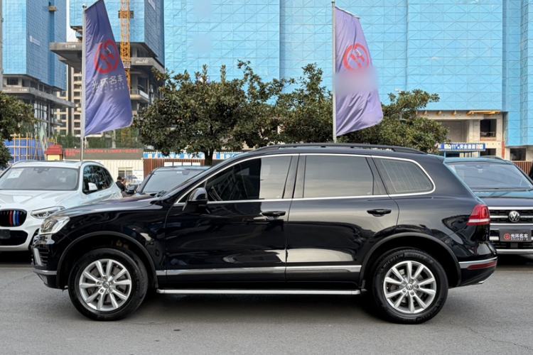 Used Volkswagen Touareg 2017 3.0 TSI Touareg Model Exterior 2