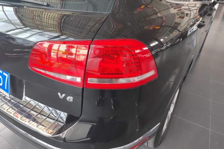 Used Volkswagen Touareg 2017 3.0 TSI Touareg Model Exterior 3