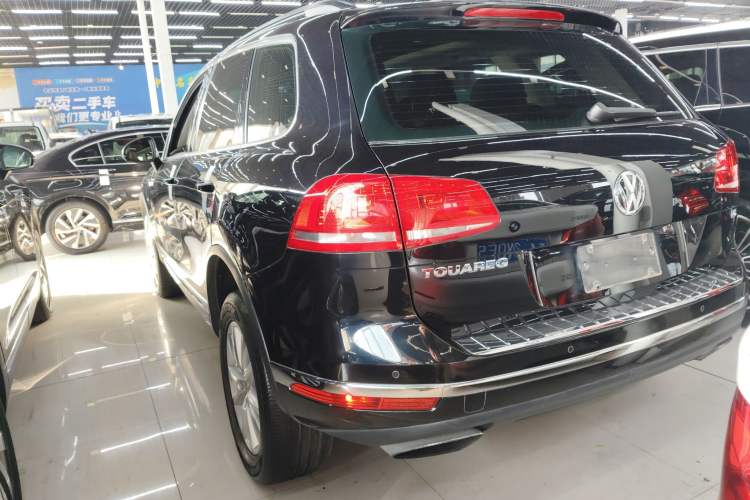 Used Volkswagen Touareg 2017 3.0 TSI Touareg Model Exterior 3