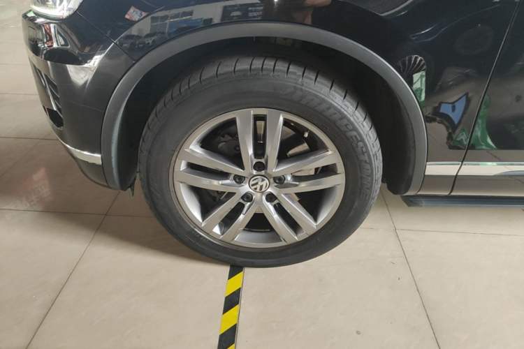 Used Volkswagen Touareg 2017 3.0 TSI Touareg Edition Exterior 4