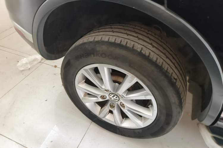 Used Volkswagen Touareg 2017 3.0 TSI Touareg Model Exterior 5