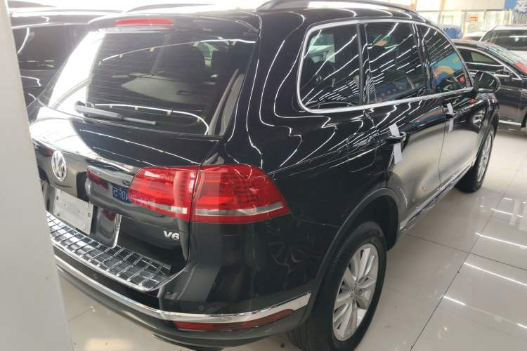 Used Volkswagen Touareg 2017 3.0 TSI Touareg Model Exterior 5
