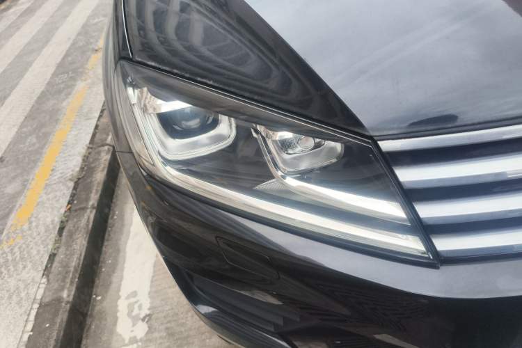 Used Volkswagen Touareg 2017 3.0 TSI Touareg Edition Exterior 6