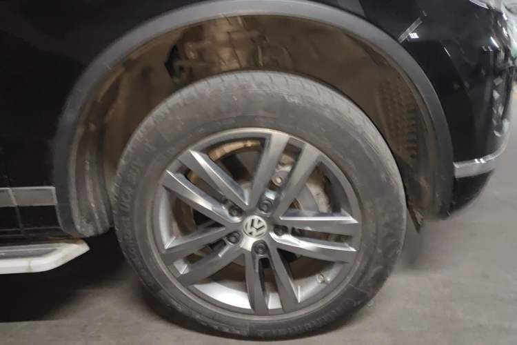 Used Volkswagen Touareg 2017 3.0 TSI Touareg Edition Exterior 7