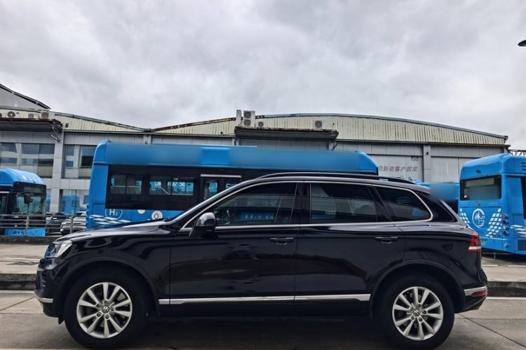 Used Volkswagen Touareg 2017 3.0 TSI Touareg Model Exterior 8