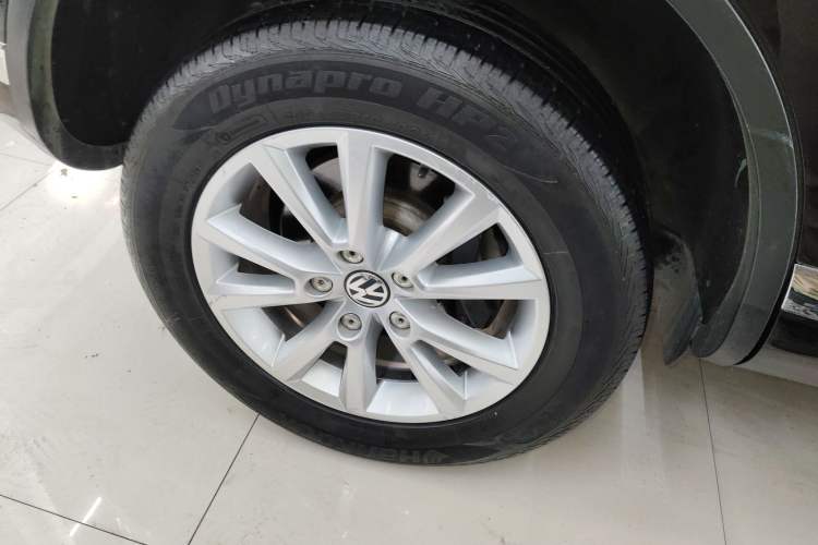 Used Volkswagen Touareg 2017 3.0 TSI Touareg Model Exterior 8