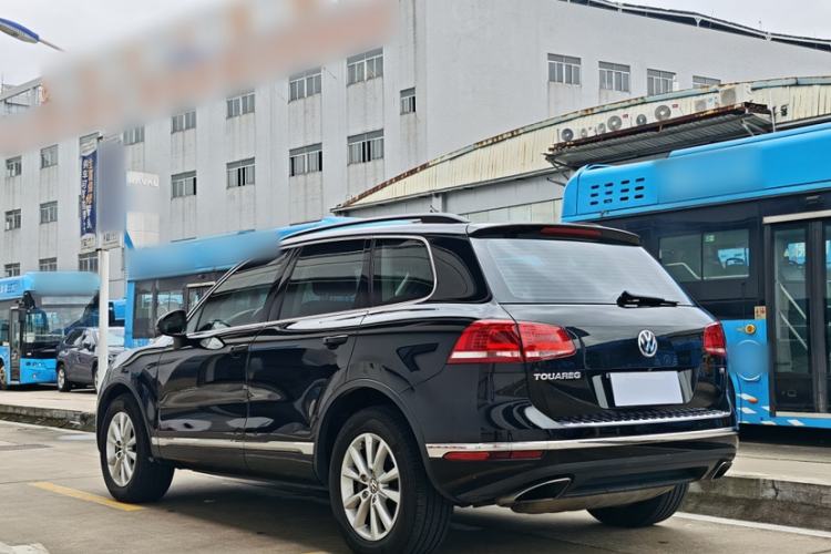 Used Volkswagen Touareg 2017 3.0 TSI Touareg Model Exterior 9