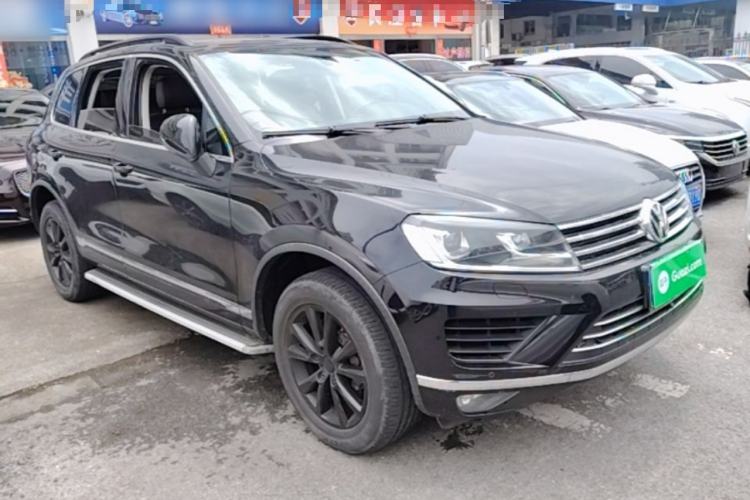 Used Volkswagen Touareg 2017 3.0 TSI Touareg Model Front Right 45 Deg