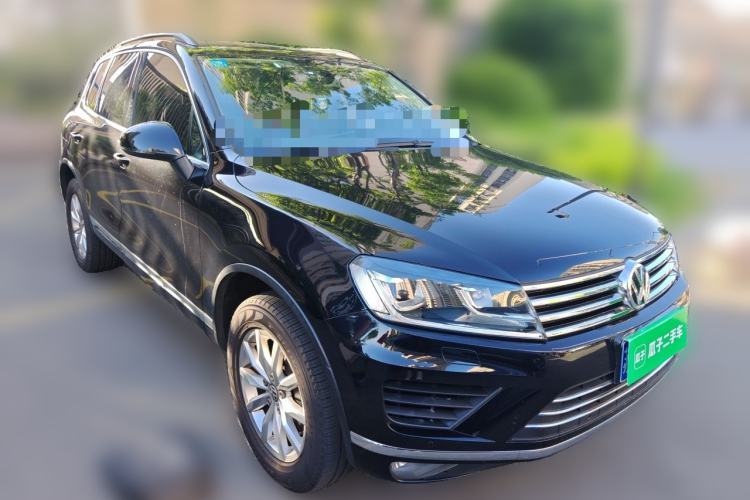 Used Volkswagen Touareg 2017 3.0 TSI Start Edition Front Right 45 Deg