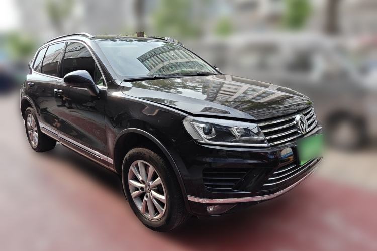 Used Volkswagen Touareg 2017 3.0 TSI Touareg Model Front Right 45 Deg