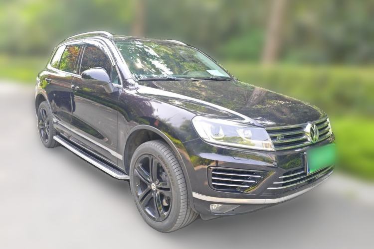 Used Volkswagen Touareg 2017 3.0 TSI Executive Edition Front Right 45 Deg