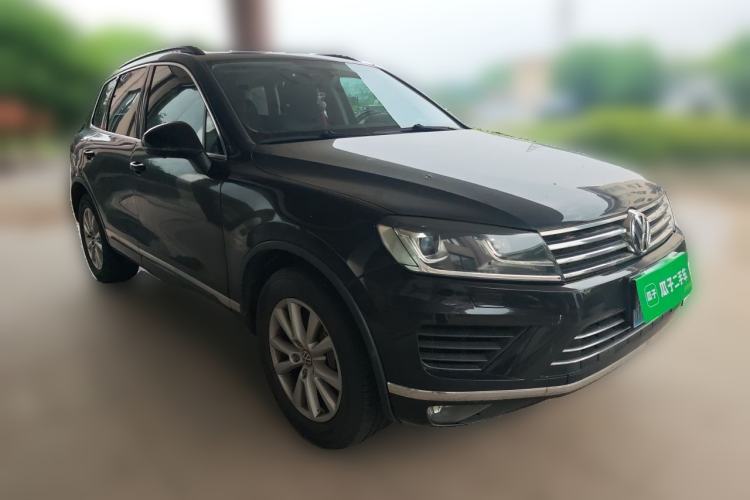 Used Volkswagen Touareg 2017 3.0 TSI Touareg Model Front Right 45 Deg