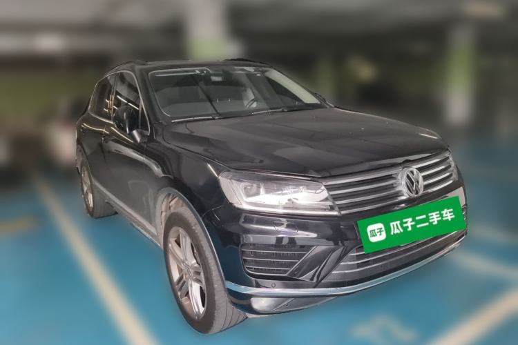 Used Volkswagen Touareg 2017 3.0 TSI Start Edition Front Right 45 Deg