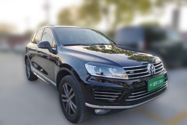 Used Volkswagen Touareg 2017 3.0 TSI Yuyue Model Front Right 45 Deg