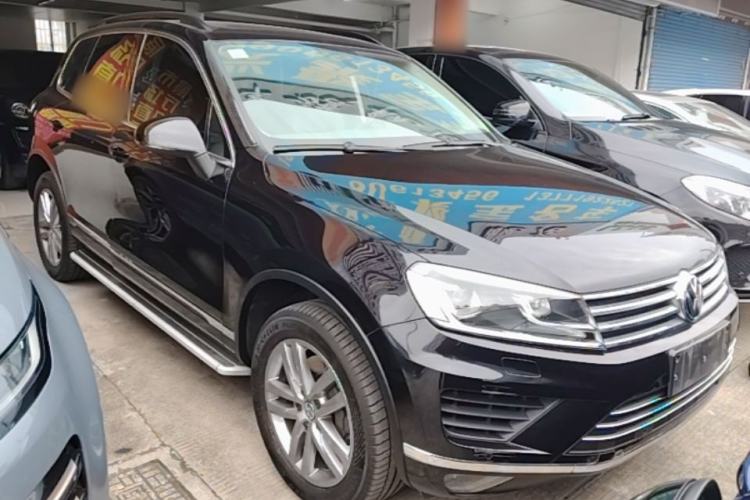 Used Volkswagen Touareg 2017 3.0 TSI Touareg Edition Front Right 45 Deg