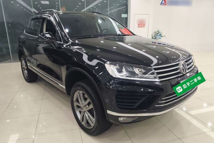 Used Volkswagen Touareg 2017 3.0 TSI Touareg Model Front Right 45 Deg