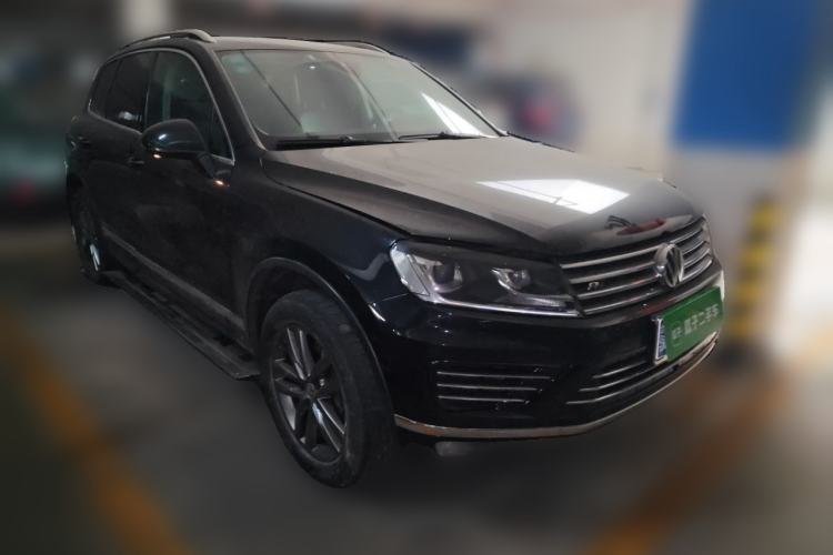 Used Volkswagen Touareg 2017 3.0 TSI Yuyue Model Front Right 45 Deg