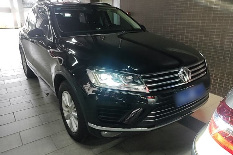 Used Volkswagen Touareg 2017 3.0 TSI Touareg Model Front Right 45 Deg