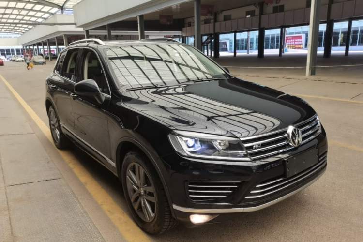 Used Volkswagen Touareg 2017 3.0 TSI Touareg Edition Front Right 45 Deg
