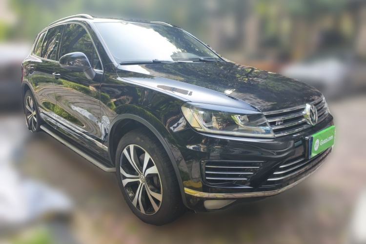 Used Volkswagen Touareg 2017 3.0 TSI Expedition Edition Front Right 45 Deg