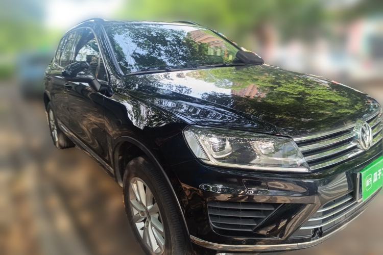 Used Volkswagen Touareg 2017 3.0 TSI Touareg Model Front Right 45 Deg