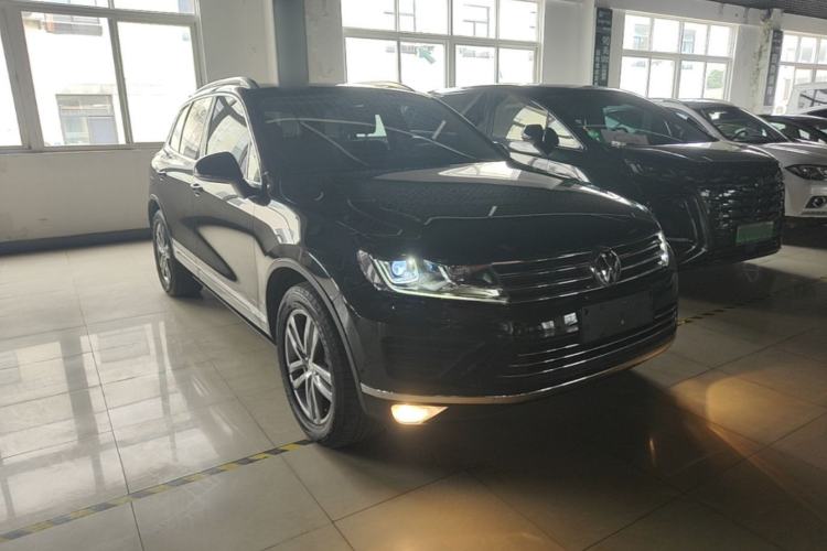 Used Volkswagen Touareg 2017 3.0 TSI Touareg Edition Front Right 45 Deg