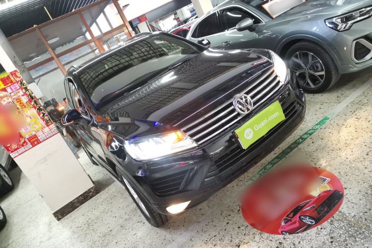 Used Volkswagen Touareg 2017 3.0 TSI Start Edition Front Right 45 Deg