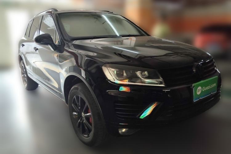 Used Volkswagen Touareg 2017 3.0 TSI Touareg Model Front Right 45 Deg