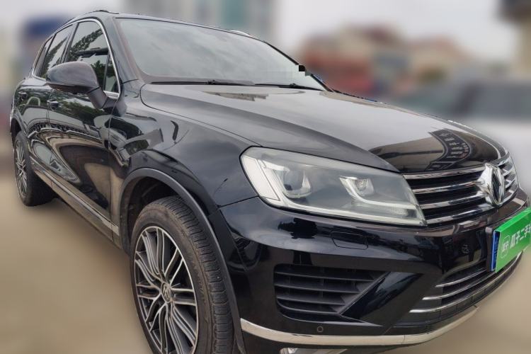 Used Volkswagen Touareg 2017 3.0 TSI Touareg Model Front Right 45 Deg