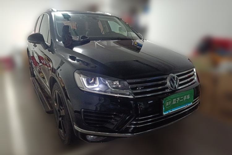 Used Volkswagen Touareg  Front Right 45 Deg