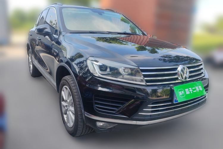 Used Volkswagen Touareg 2017 3.0 TSI Touareg Model Front Right 45 Deg