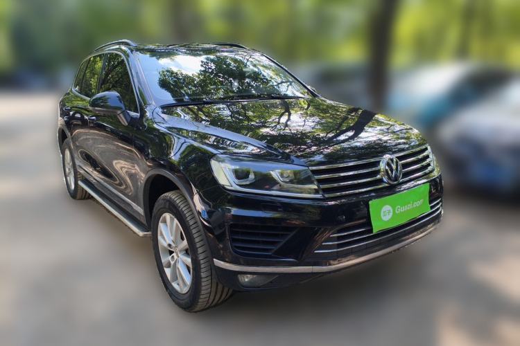 Used Volkswagen Touareg 2017 3.0 TSI Touareg Model Front Right 45 Deg