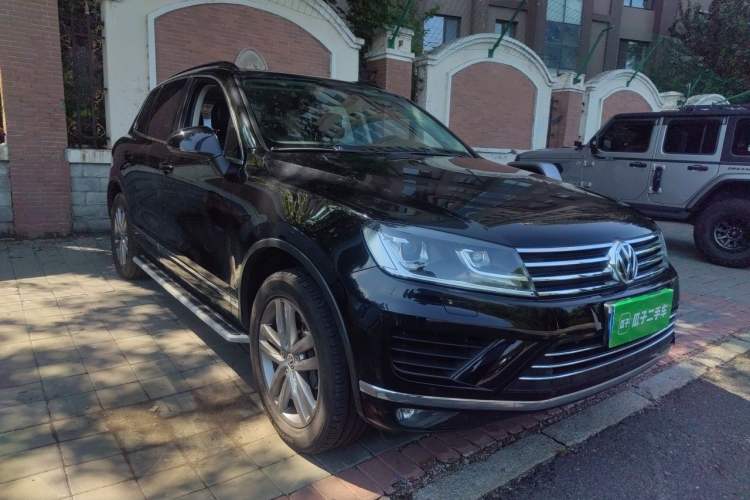Used Volkswagen Touareg 2017 3.0 TSI Touareg Edition Front Right 45 Deg