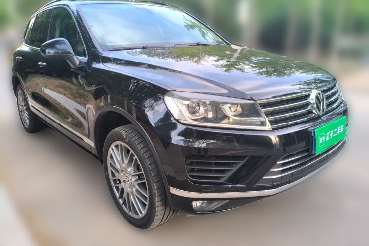Used Volkswagen Touareg 2017 3.0 TSI Touareg Model Front Right 45 Deg
