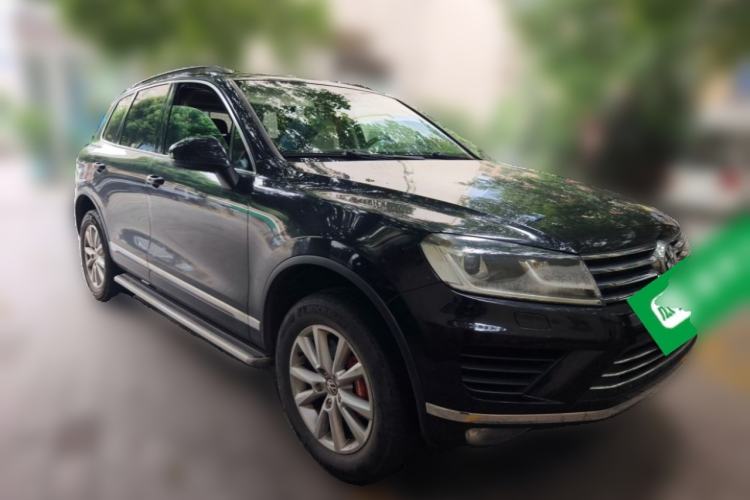 Used Volkswagen Touareg 2017 3.0 TSI Touareg Model Front Right 45 Deg