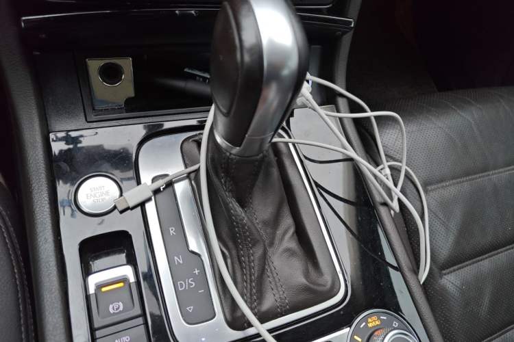 Used Volkswagen Touareg 2017 3.0 TSI Touareg Edition Gear Lever