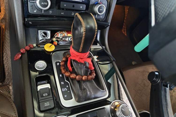 Used Volkswagen Touareg 2017 3.0 TSI Touareg Model Gear Lever