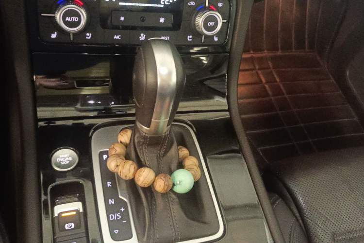 Used Volkswagen Touareg 2017 3.0 TSI Touareg Model Gear Lever
