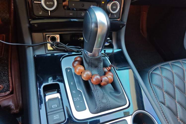 Used Volkswagen Touareg 2017 3.0 TSI Start Edition Gear Lever